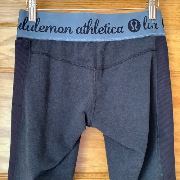 LULULEMON Inner Essence Crop in Heathered Naval Blue Size 8 - Picture 5 of 12